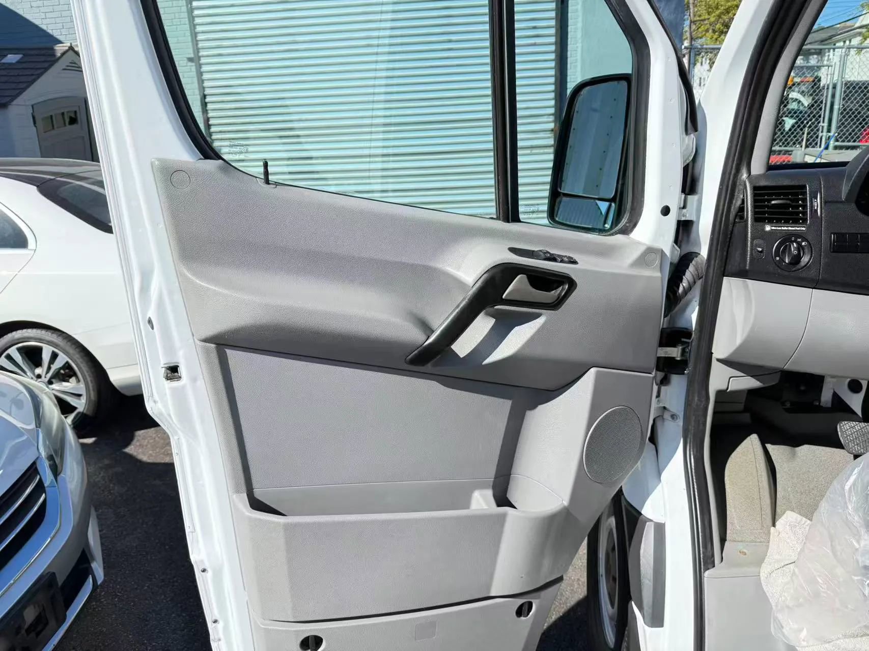 Used 2012 Mercedes-Benz Sprinter 2500 image 13