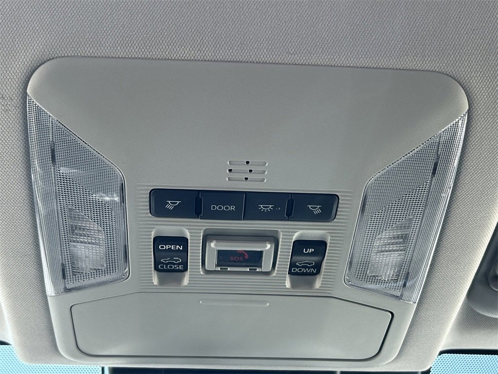 Used 2022 Toyota RAV4 XLE image 17