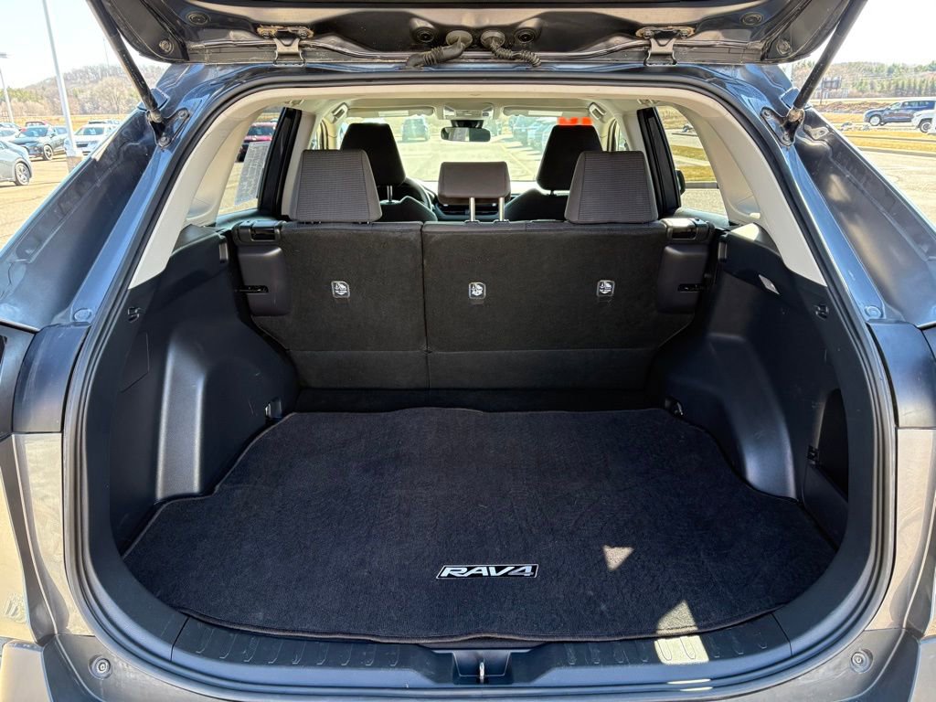 Used 2019 Toyota RAV4 LE w/ Carpet Mat Package image 6