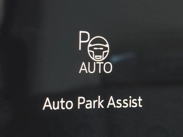 Used 2026 GMC Hummer EV SUV w/ LPO, Dark Essentials Package AWD/4WD image 34
