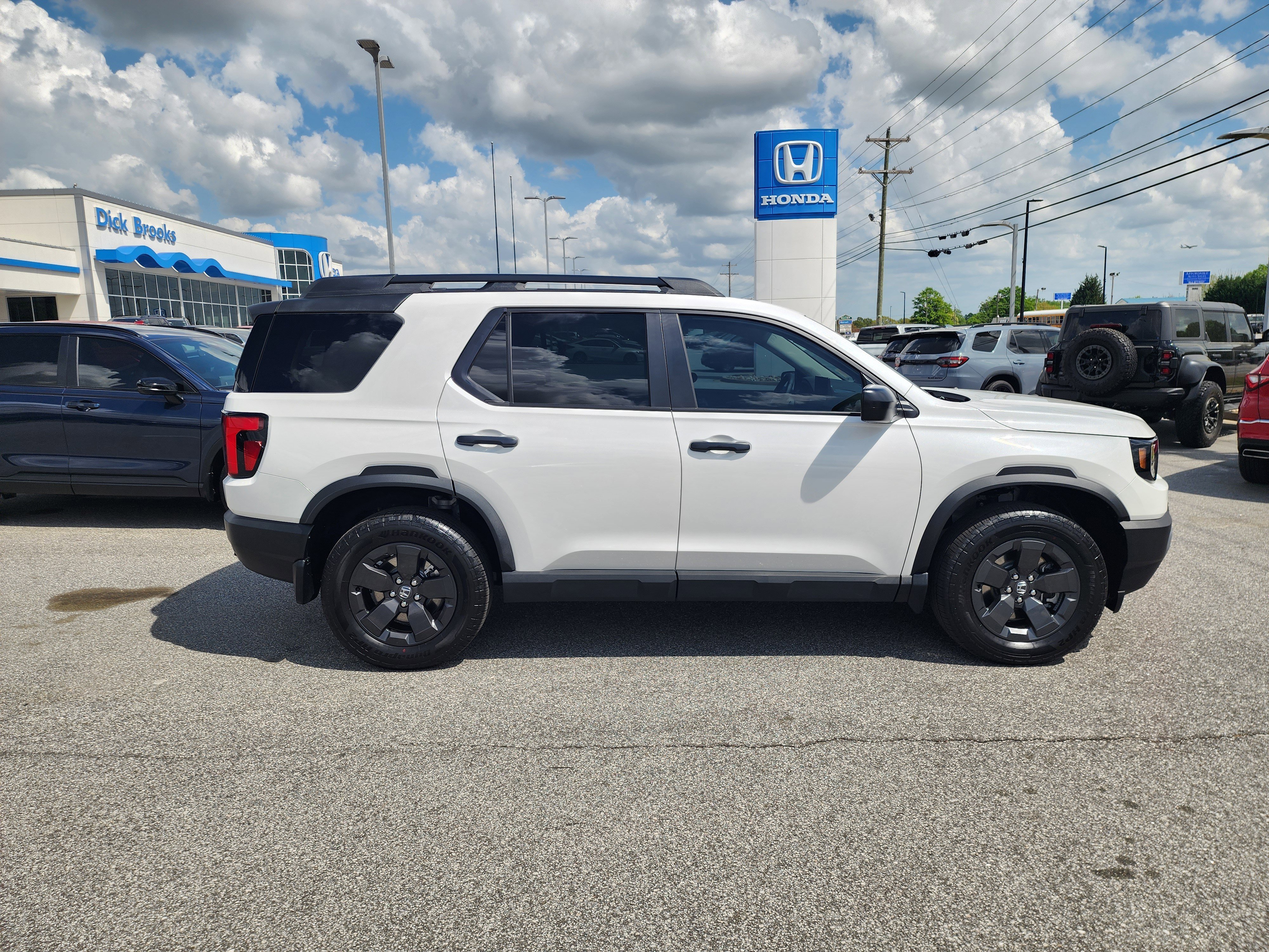 Certified 2026 Honda Passport RTL image 3