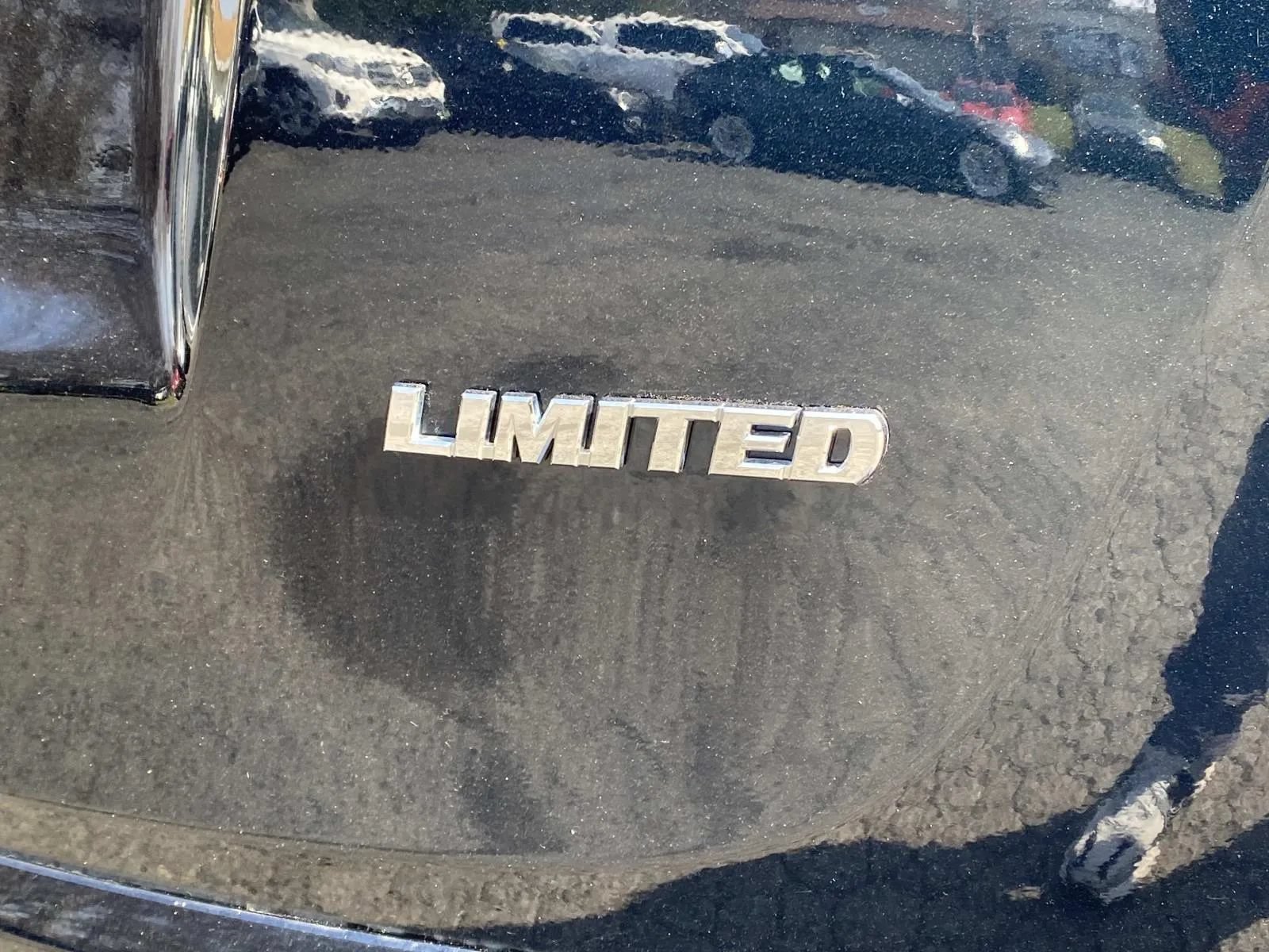Used 2017 Toyota RAV4 Limited FWD image 8