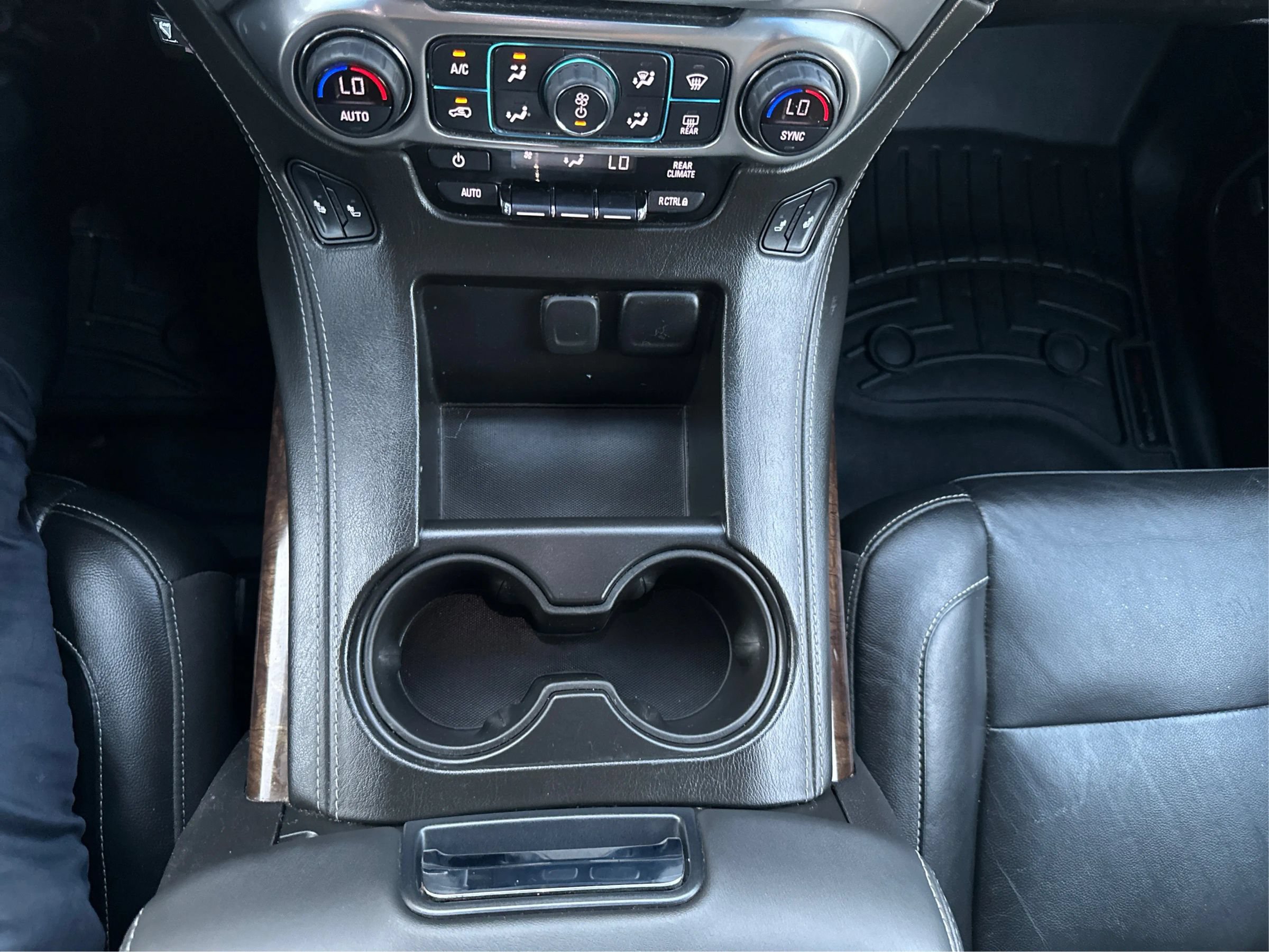 Used 2019 Chevrolet Suburban LT AWD/4WD image 16