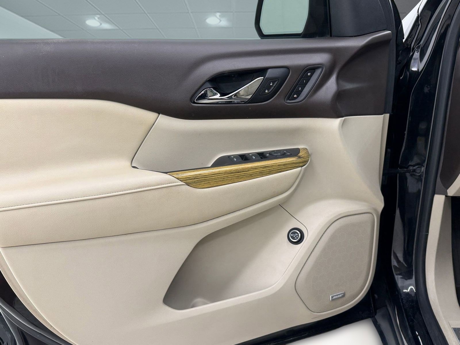 Used 2018 GMC Acadia Denali w/ Technology Package image 13