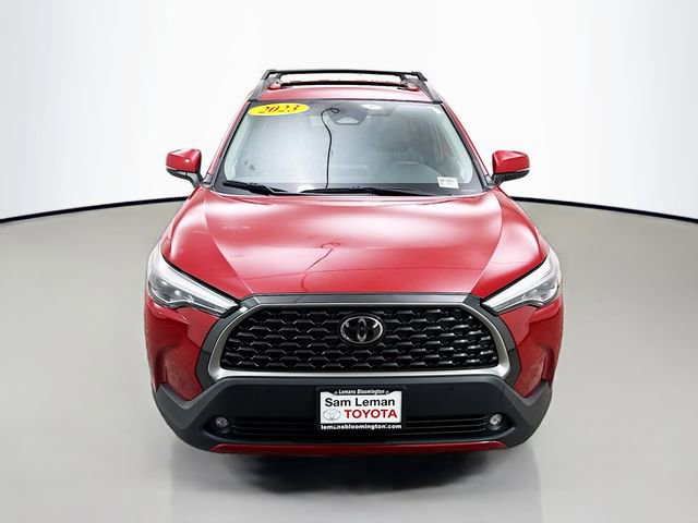 Used 2023 Toyota Corolla Cross XLE w/ Convenience Package FWD image 2