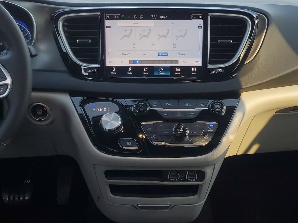 Used 2024 Chrysler Pacifica Touring-L FWD image 33
