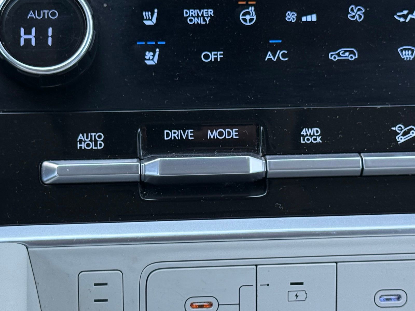 Used 2024 Hyundai Santa Fe Calligraphy image 28