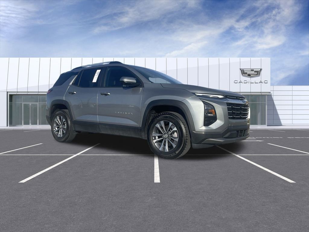 Used 2025 Chevrolet Equinox LT w/ Convenience Package II image 2