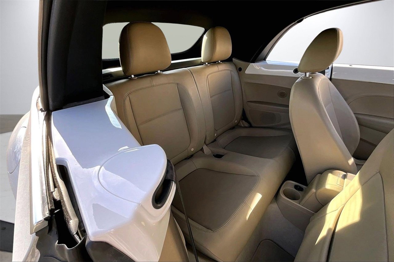 Used 2013 Volkswagen Beetle TDI image 20