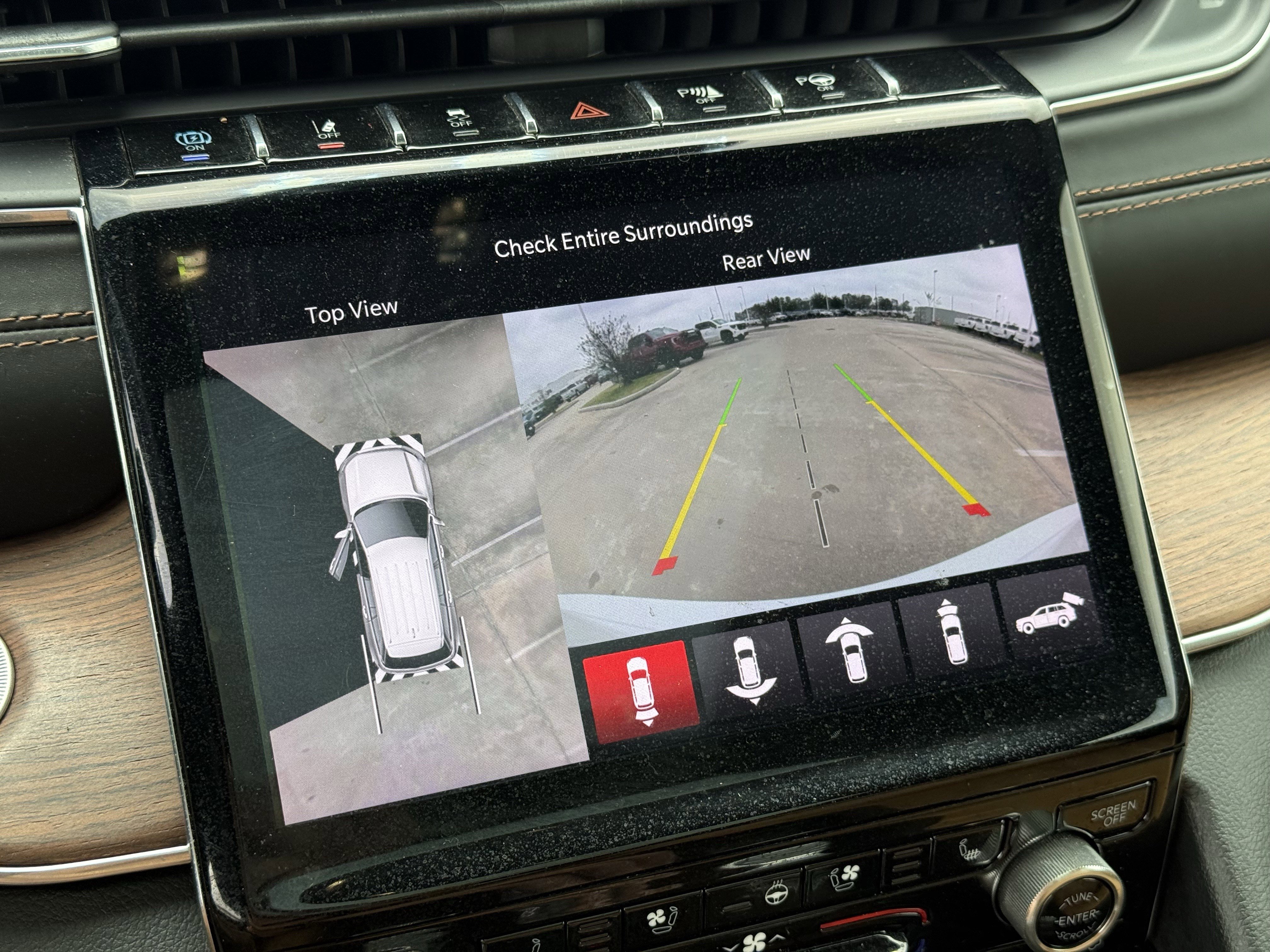 Used 2022 Jeep Grand Cherokee Summit w/ Luxury Tech Group V image 21