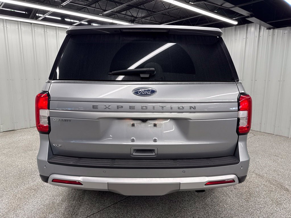 Used 2024 Ford Expedition XLT RWD image 5