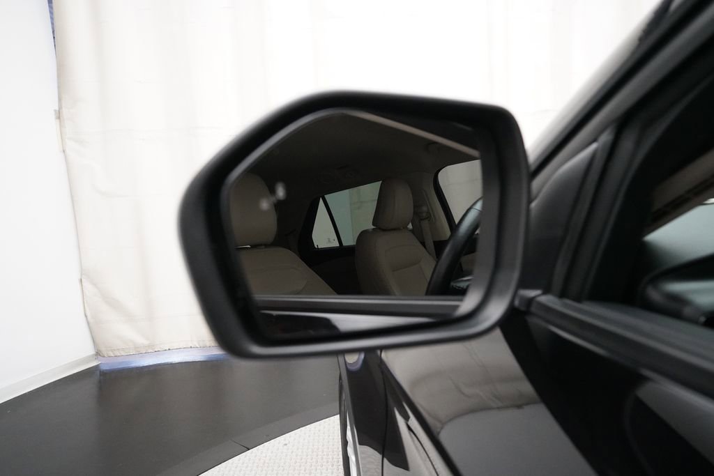 Used 2023 Ford Explorer XLT w/ Equipment Group 202A image 26