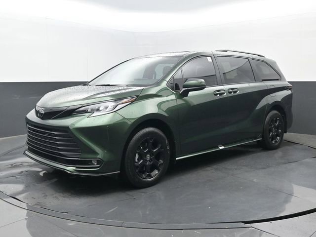 Used 2026 Toyota Sienna XLE Woodland Edition AWD/4WD image 24