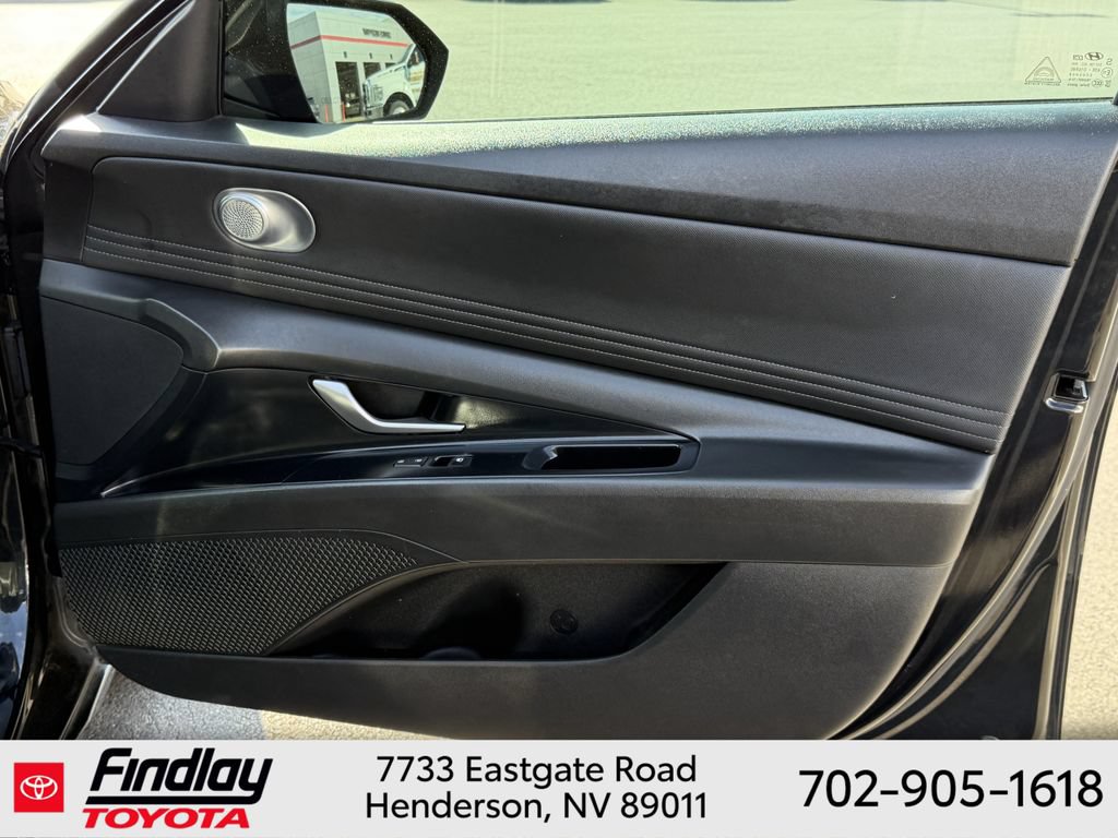 Used 2021 Hyundai Elantra SEL w/ Convenience Package FWD image 7