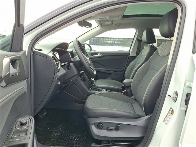 New 2026 Volkswagen Taos SE image 6