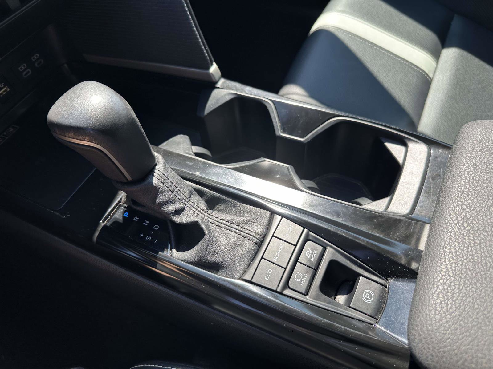 Used 2025 Toyota Camry SE image 26