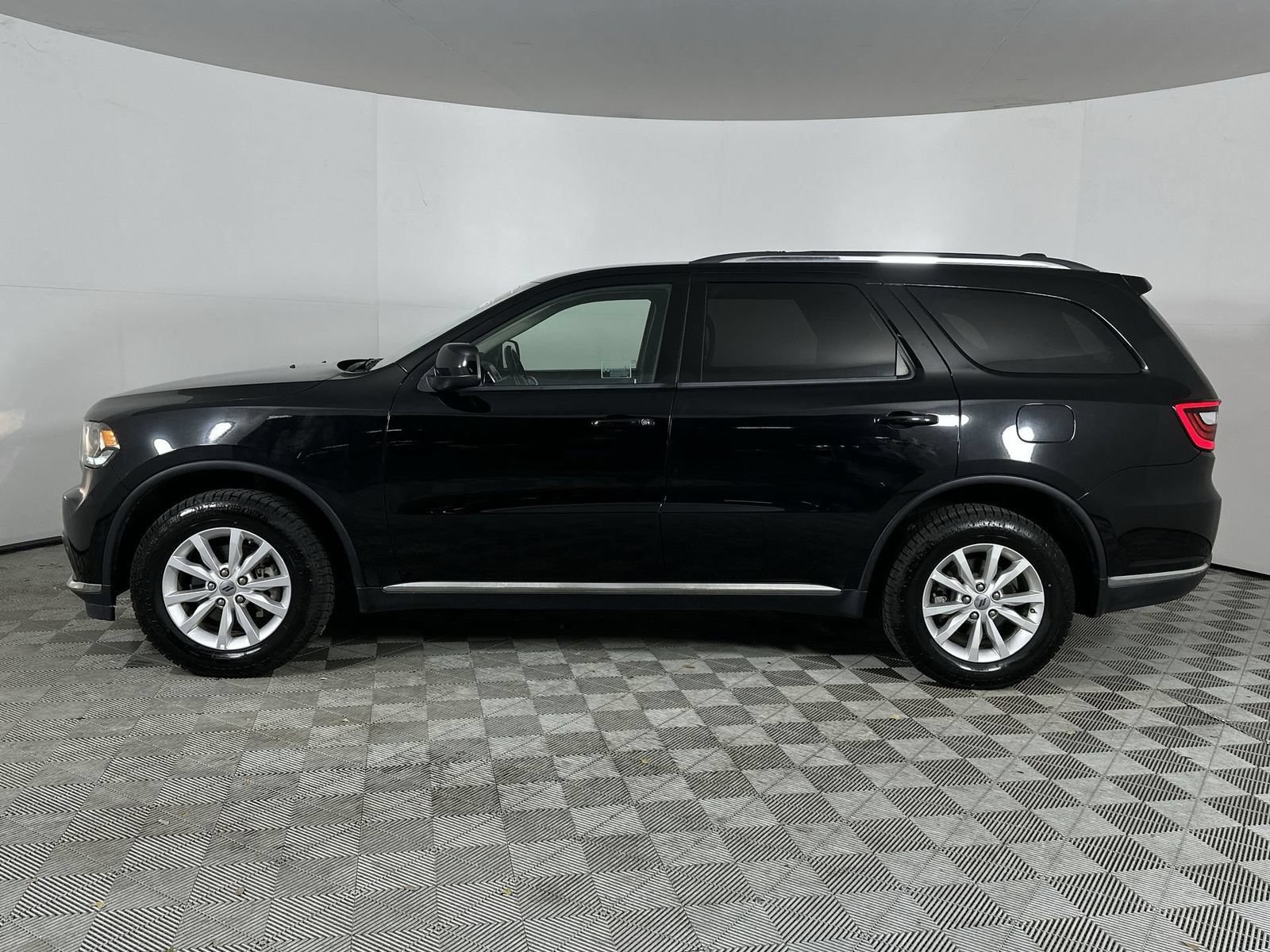 Used 2019 Dodge Durango SXT AWD/4WD image 5