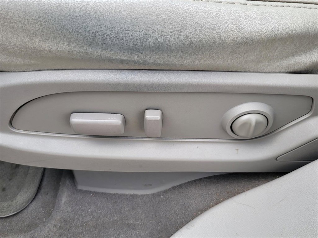 Used 2017 Buick Enclave Leather image 18