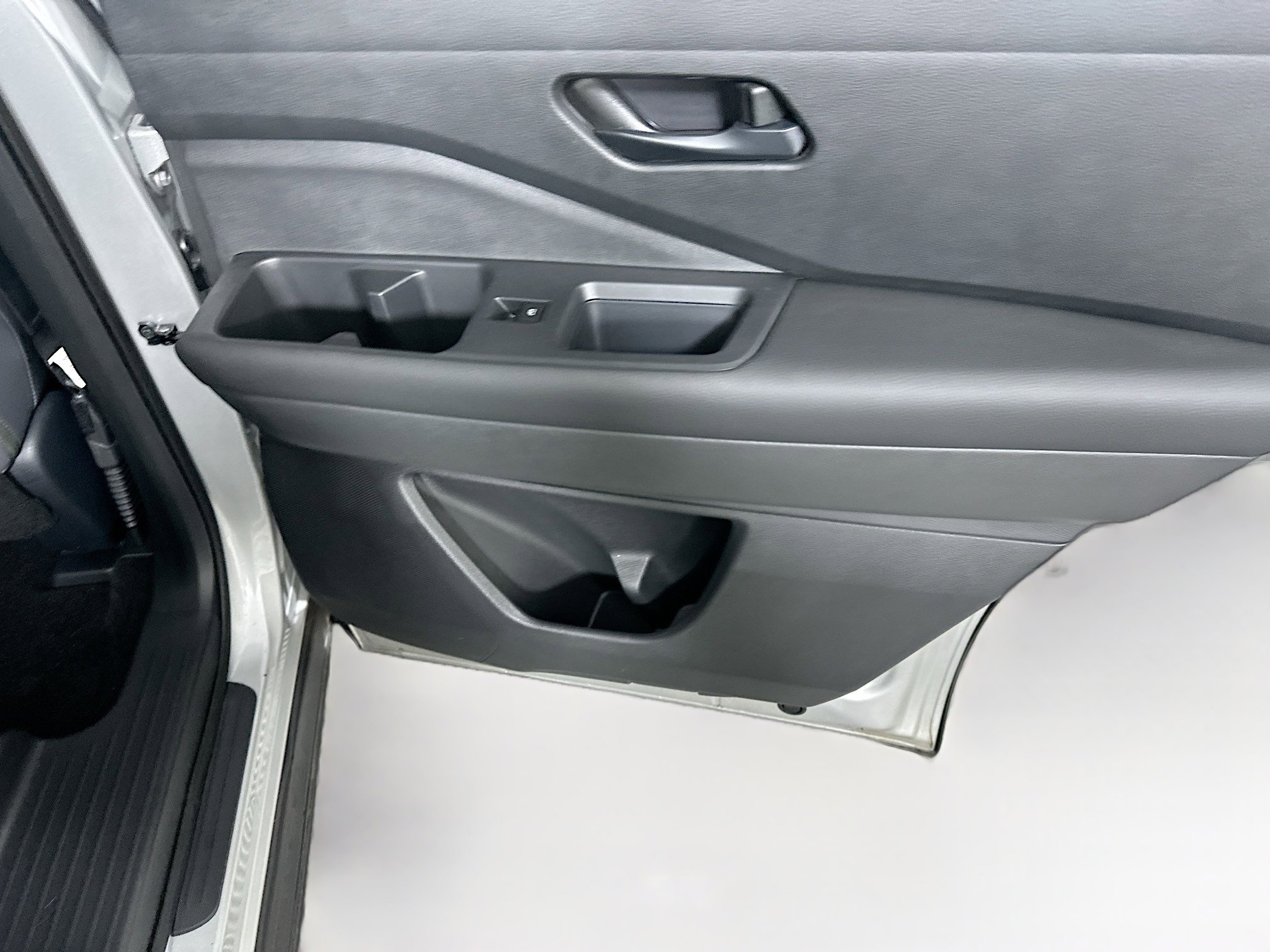 Used 2023 Nissan Pathfinder SV AWD/4WD image 30