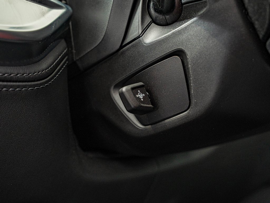 Used 2025 BMW X5 M Competition w/ Executive Package image 27