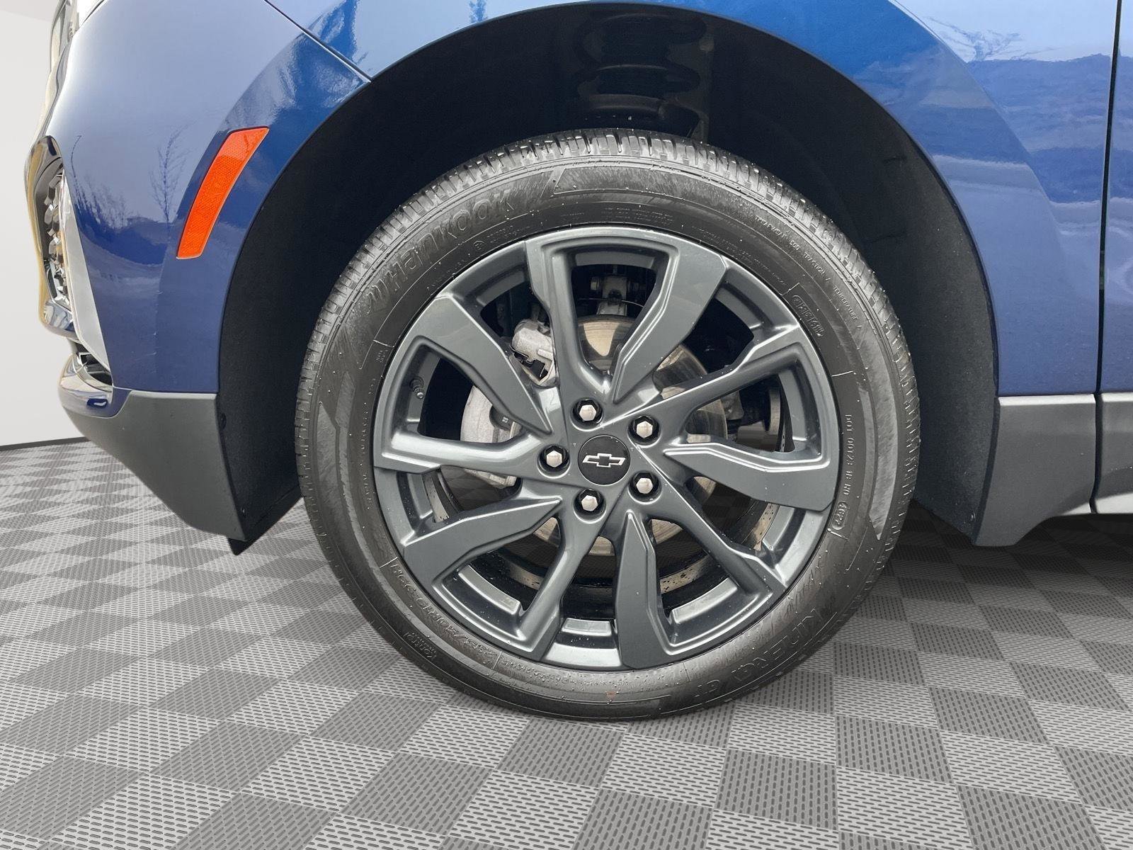 Used 2023 Chevrolet Equinox RS image 19
