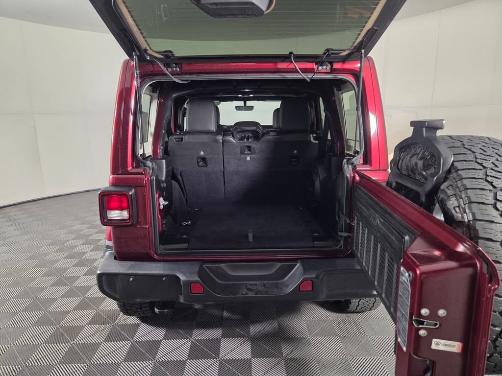 Used 2021 Jeep Wrangler Unlimited Sahara AWD/4WD image 26
