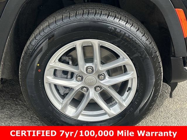 Certified 2022 Jeep Grand Cherokee L Laredo w/ Luxury Tech Group I AWD/4WD image 8