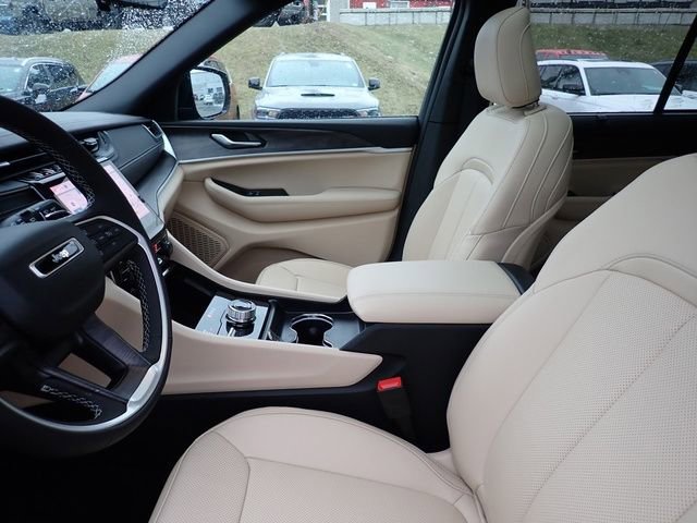 New 2025 Jeep Grand Cherokee Limited w/ Luxury Tech Group II image 12