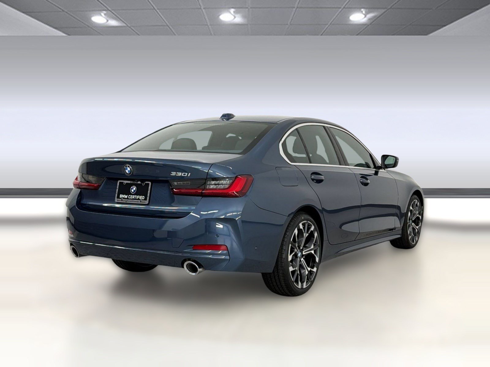Certified 2025 BMW 330i Sedan RWD image 9