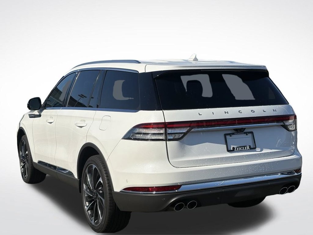 Used 2023 Lincoln Aviator Reserve w/ Equipment Group 201A AWD/4WD image 3