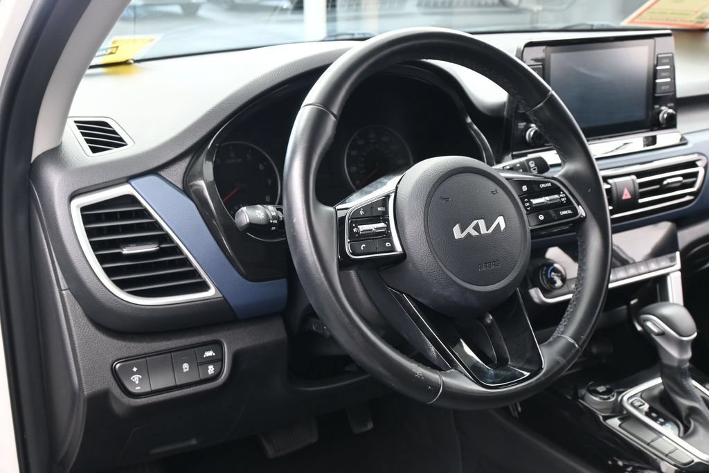Used 2023 Kia Seltos S FWD image 14