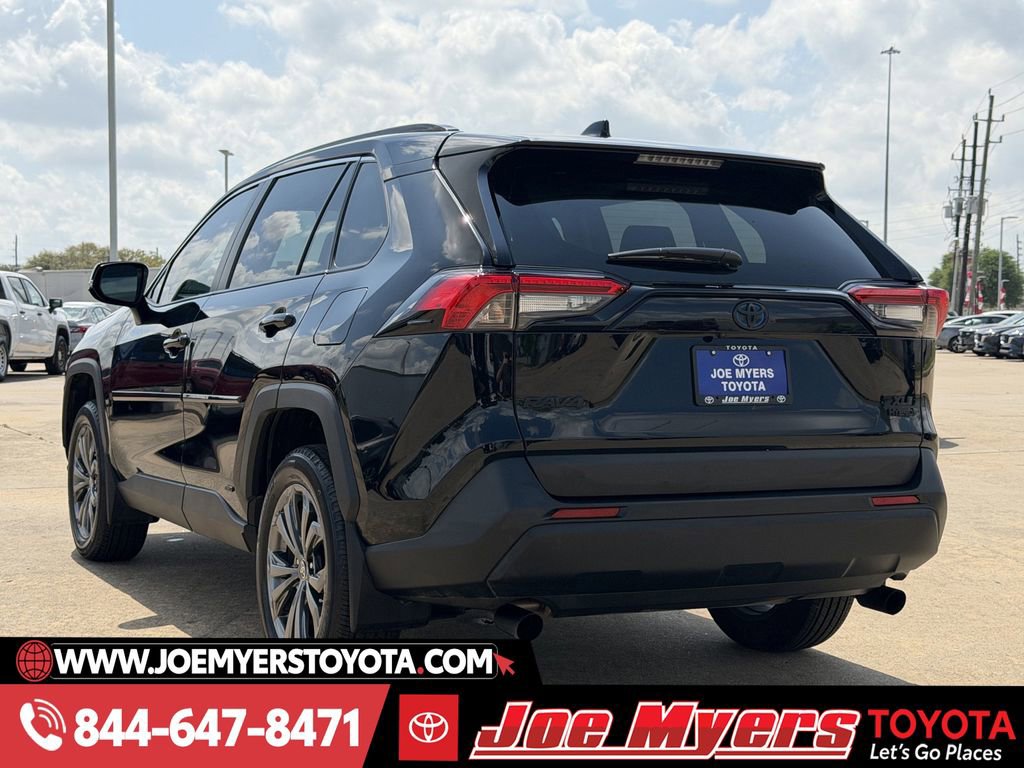 Used 2024 Toyota RAV4 XLE Premium image 7