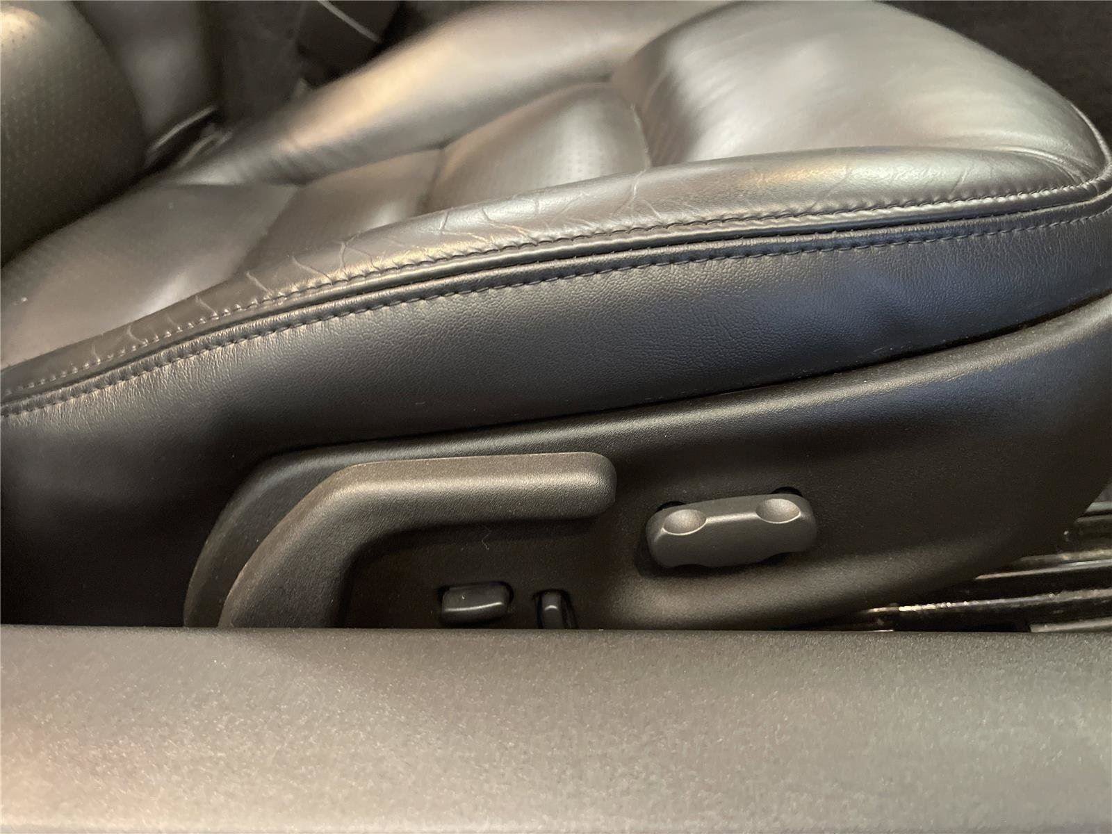 Used 2006 Chevrolet Corvette Convertible w/ Preferred Equipment Group RWD image 37