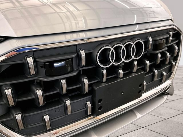 Used 2024 Audi Q8 Premium w/ Convenience Package AWD/4WD image 29
