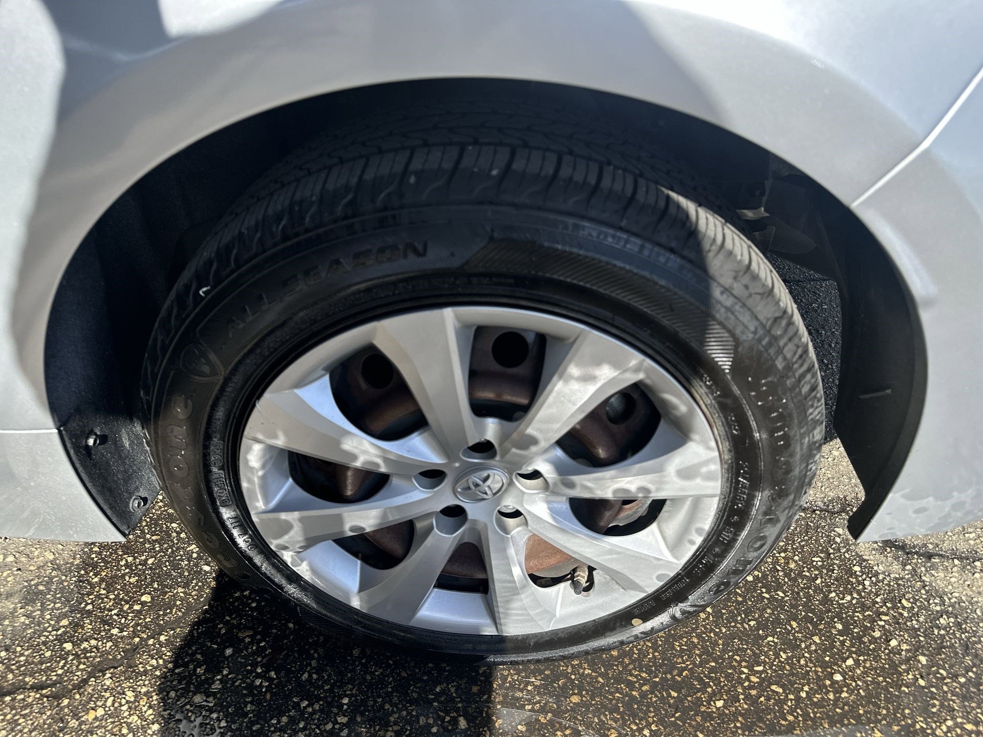 Used 2020 Toyota Corolla LE image 19