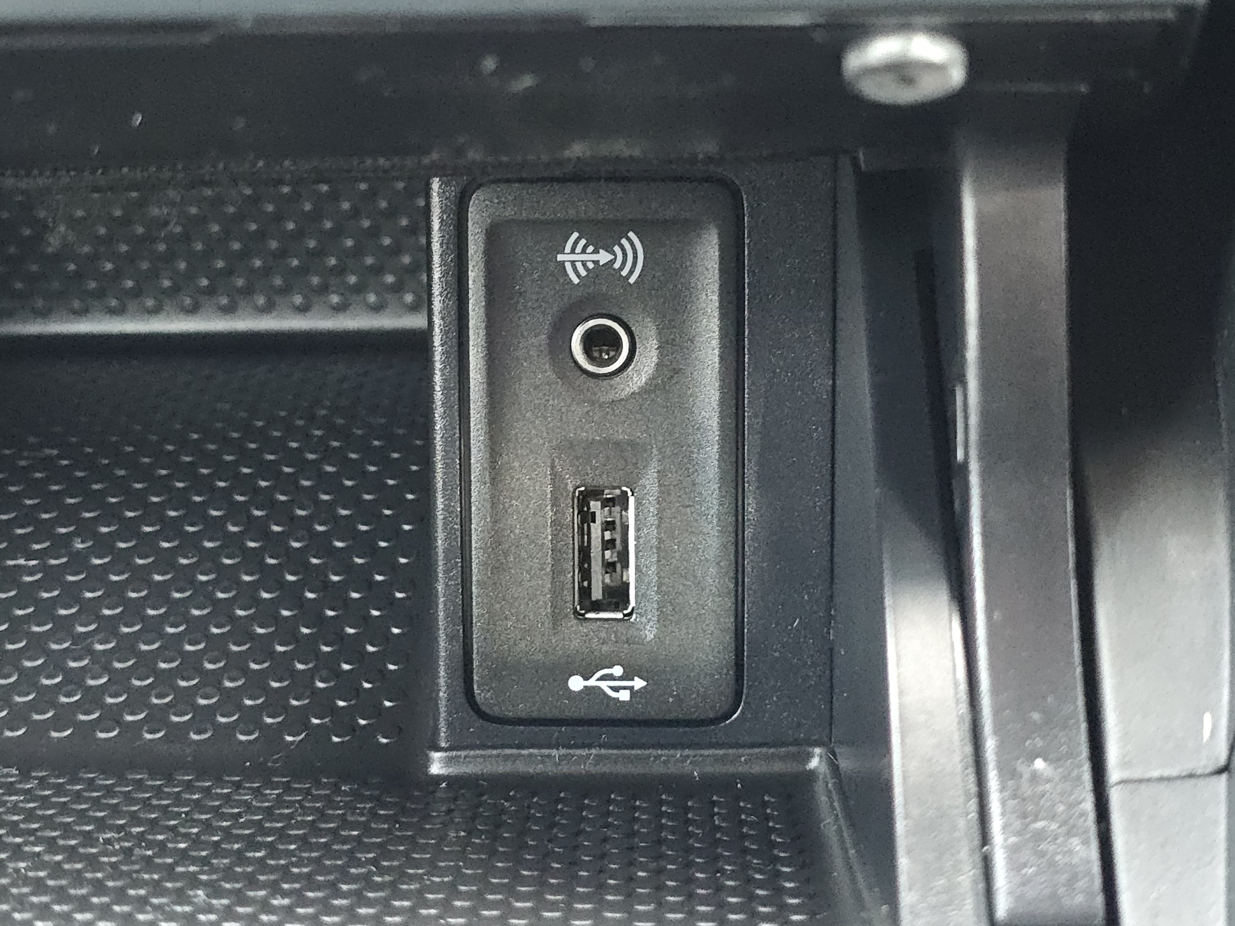 Used 2017 Volkswagen Golf R 4-Door AWD/4WD image 14