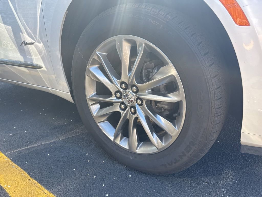 Used 2023 Buick Enclave Avenir image 7