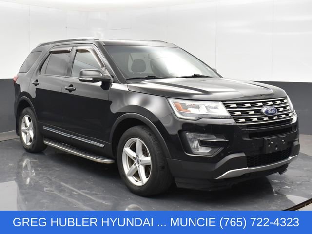 Used 2017 Ford Explorer XLT w/ Equipment Group 202A AWD/4WD image 4