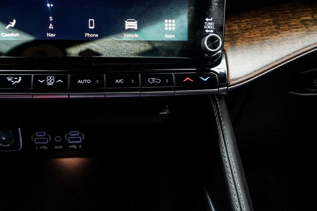 Used 2024 Jeep Grand Wagoneer L 4WD image 26