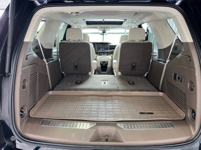 Used 2022 GMC Yukon Denali w/ Denali Premium Package image 30