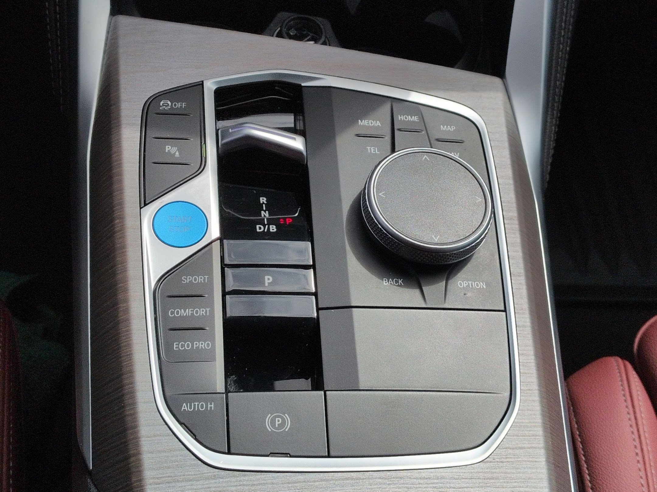 Certified 2025 BMW i4 eDrive40 w/ M Sport Package RWD image 26