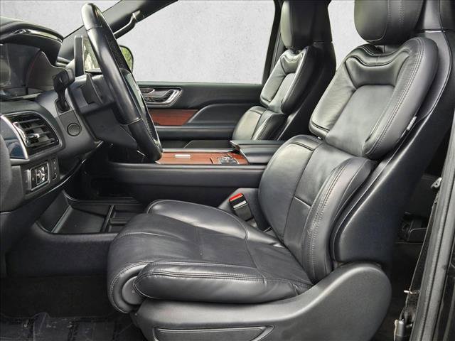 Used 2023 Lincoln Navigator Reserve image 18
