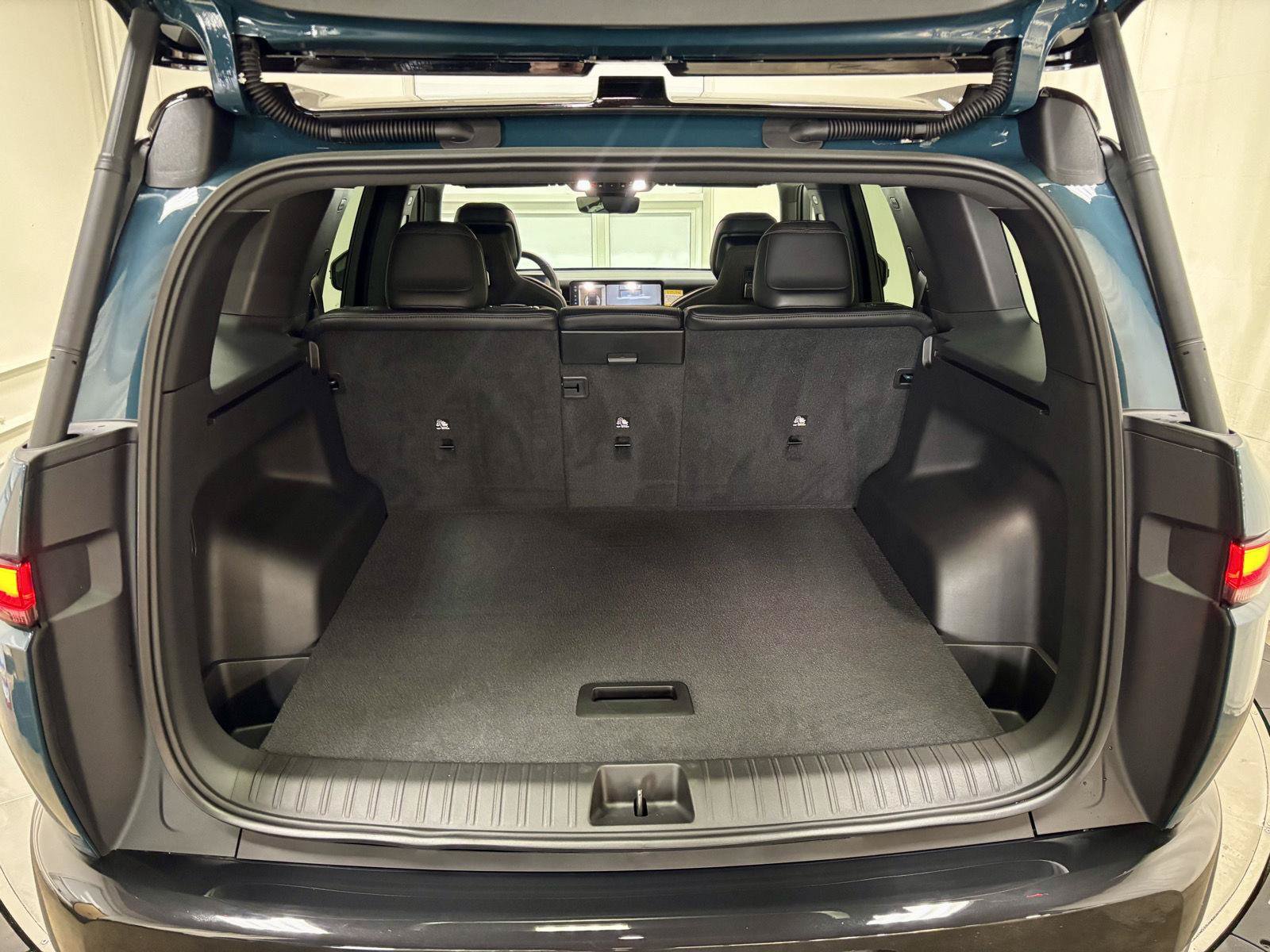 Used 2027 Rivian R2 Performance Dual AWD/4WD image 43