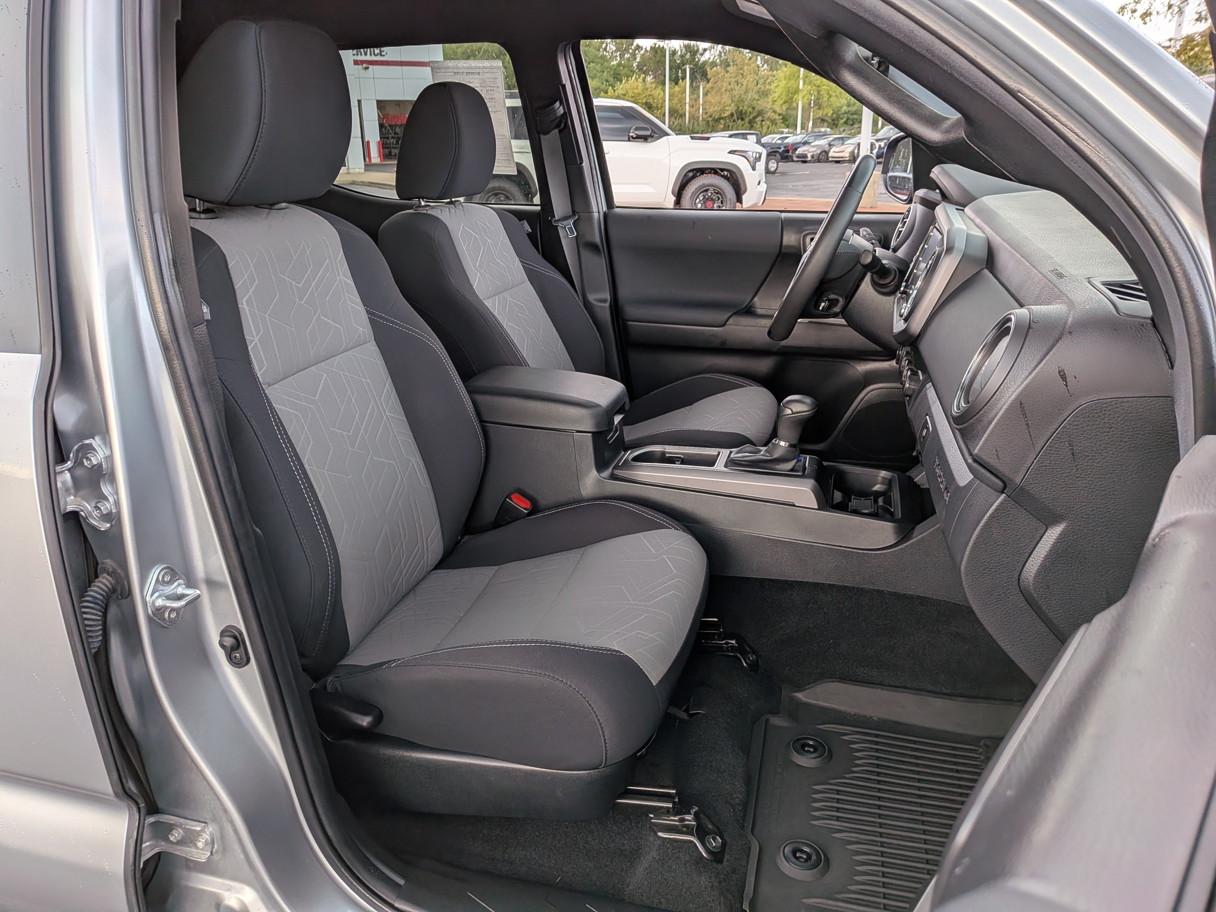 Certified 2022 Toyota Tacoma TRD Off-Road w/ Technology Package AWD/4WD image 24