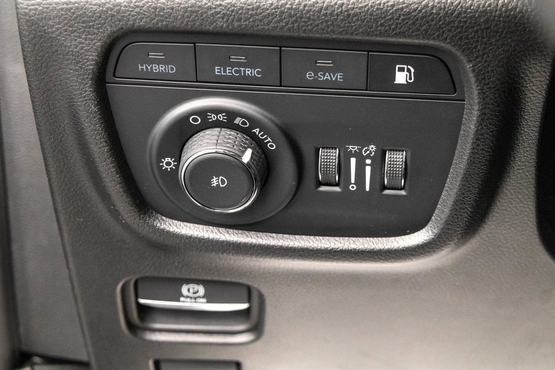 Used 2022 Jeep Grand Cherokee Trailhawk w/ Advanced Protech Group II image 19