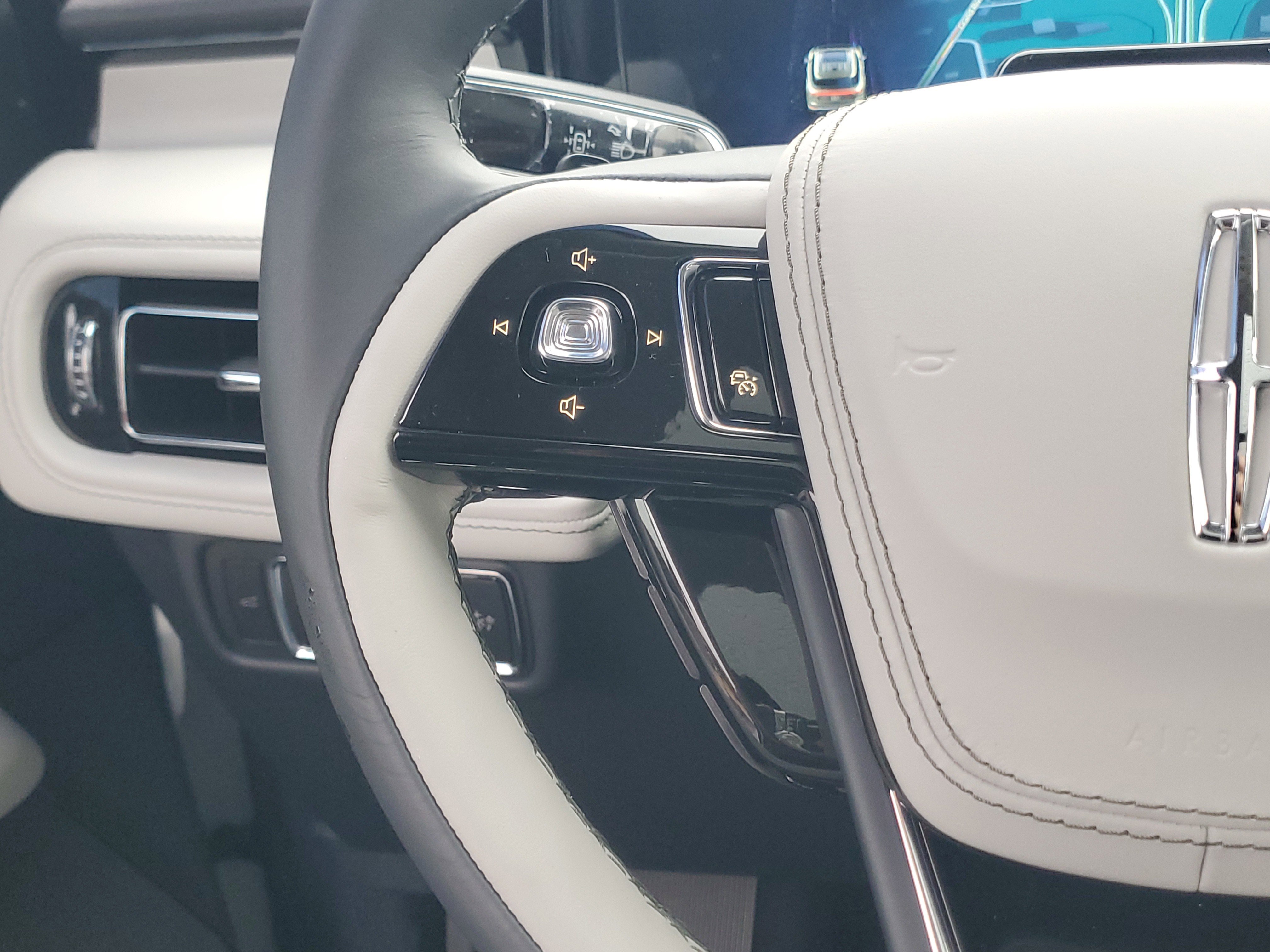 New 2026 Lincoln Aviator Reserve AWD/4WD image 16