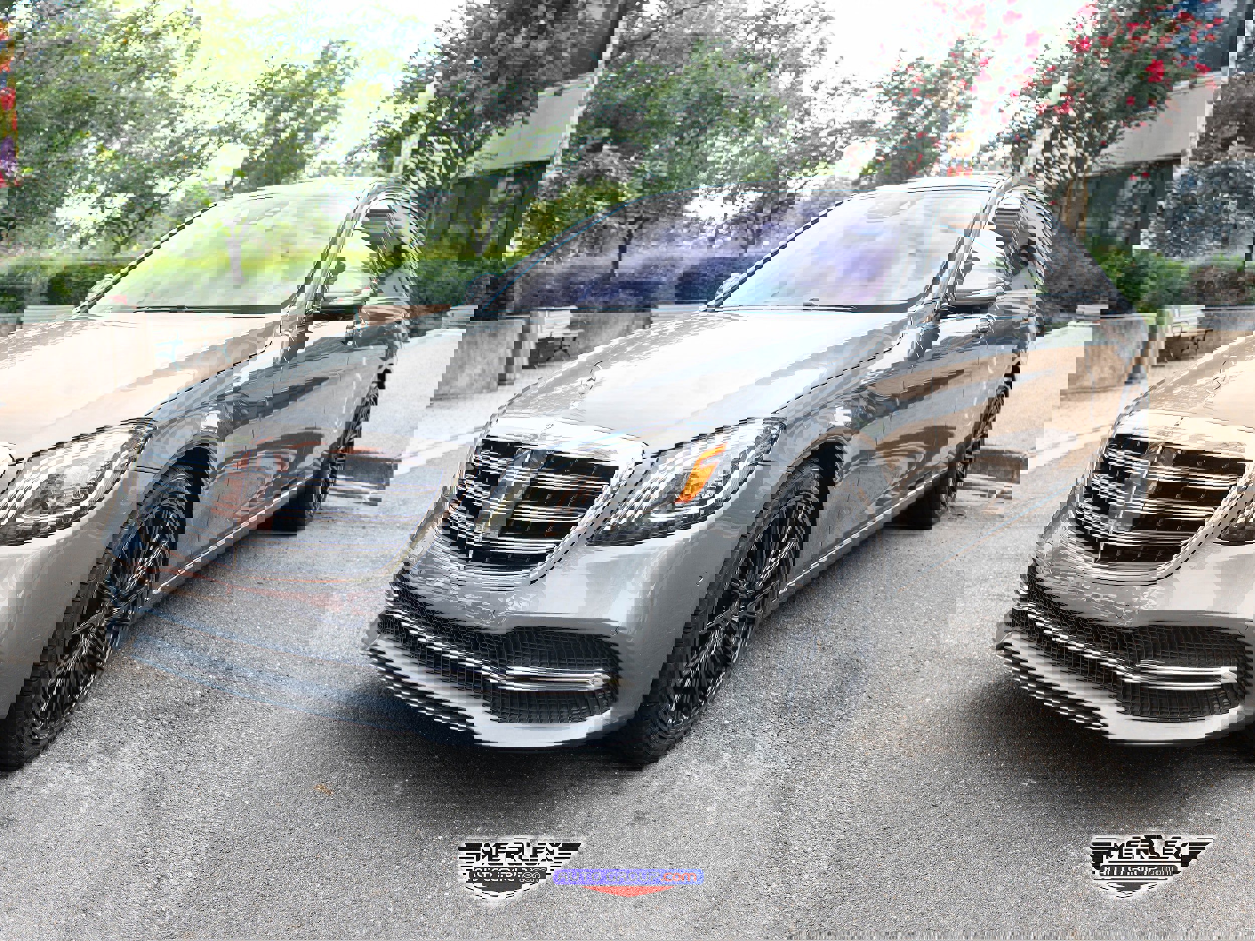 Used 2019 Mercedes-Benz S 560 4MATIC Sedan w/ Premium Package image 3