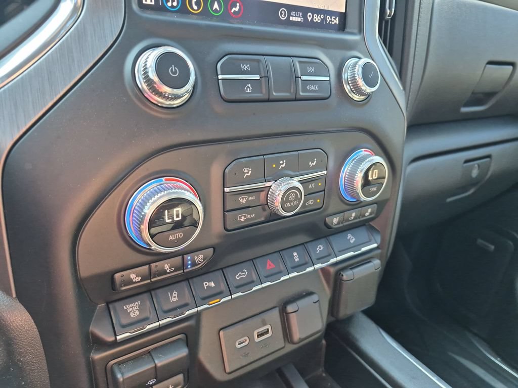 Used 2020 GMC Sierra 2500 Denali w/ Denali Ultimate Package AWD/4WD image 23
