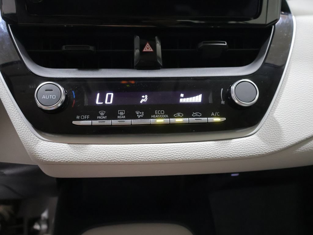 Used 2025 Toyota Corolla LE FWD image 30
