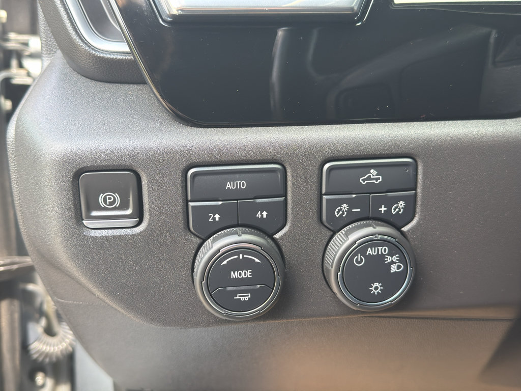 Used 2023 Chevrolet Silverado 1500 LT AWD/4WD image 14
